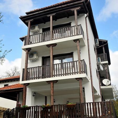 Family Hotel And Restaurant Plamena Όρεσακ Εξωτερικό φωτογραφία