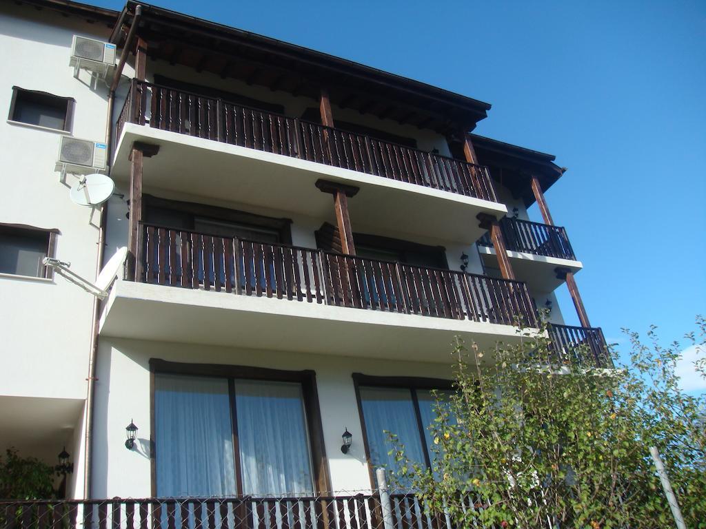 Family Hotel And Restaurant Plamena Όρεσακ Εξωτερικό φωτογραφία