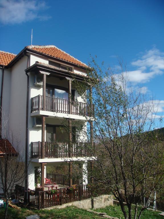 Family Hotel And Restaurant Plamena Όρεσακ Εξωτερικό φωτογραφία