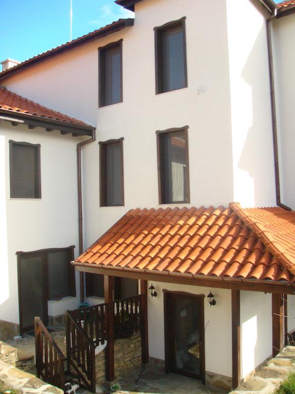 Family Hotel And Restaurant Plamena Όρεσακ Εξωτερικό φωτογραφία