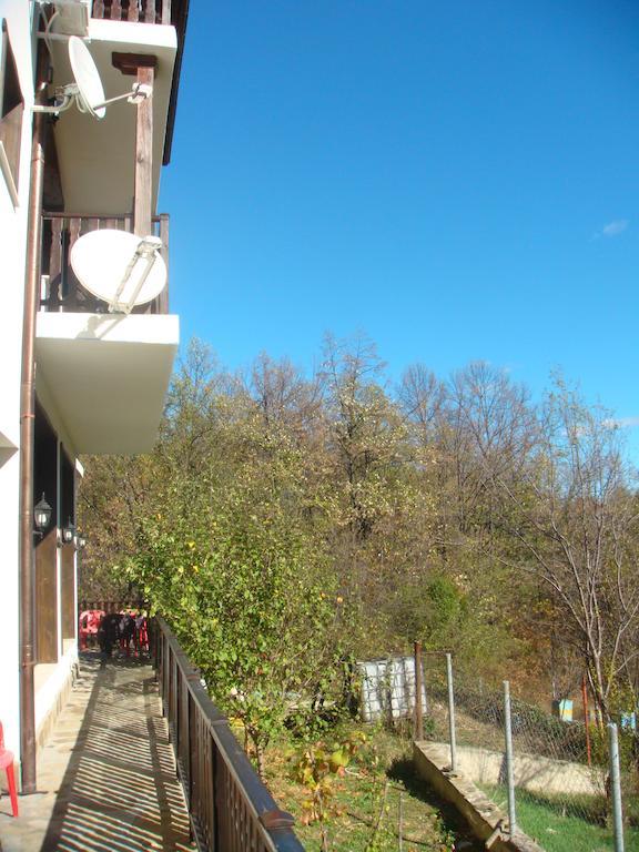Family Hotel And Restaurant Plamena Όρεσακ Εξωτερικό φωτογραφία